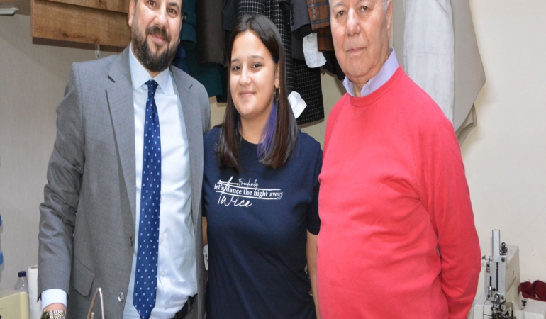 BALIKESİR'DE ÜÇ KUŞAK AYNI DÜKKANDA TERZİLİK YAPIYOR