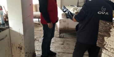 BAŞİSKELE'DE SELDEN ETKİLENEN AİLELERE DESTEK ZİYARETİ