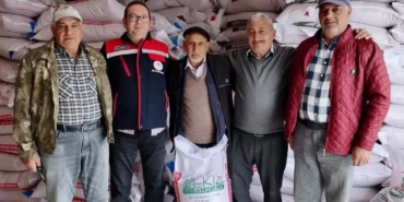 BAYAT'TA ÜRETİCİLERE YÜZDE 50 HİBE DESTEKLİ BUĞDAY TOHUMU DAĞITILDI
