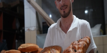 BAYBURT'UN SOĞUĞU MESLEK ÖĞRETTİ: 24 YAŞINDA 45 ÇEŞİT EKMEK ÜRETİYOR