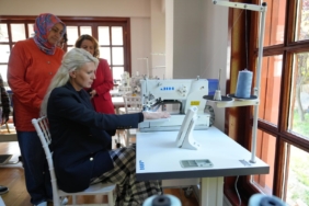 BİLECİK'TE KADIN EMEĞİ ÜRETİMLE BÜYÜYOR BİLECİK KADIN GİRİŞİMİ ÜRETİM VE İŞLETME KOOPERATİFİ 8 YENİ DİKİŞ MAKİNESİ