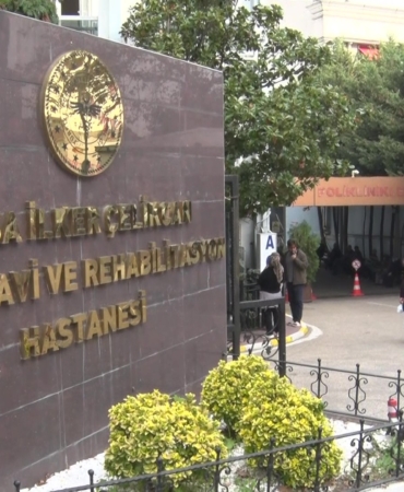 BURSA'DA 723 YILLIK ŞİFA GEÇMİŞİ OLAN ASKERİ HASTANE TAŞINIYOR VATANDAŞLAR VE HASTALAR ASKERİ HASTANE'NİN TAŞINMA KARARININ YENİDEN GÖZDEN GEÇİRİLMESİNİ İSTİYOR