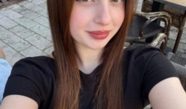ORMANDA BOĞAZI KESİLEREK ÖLDÜRÜLEN GÖKÇE'NİN AİLESİ KONUŞTU: SON GÖRÜNTÜLERİ YÜREK BURKTU ERKEK ARKADAŞI TARAFINDAN ÖLDÜRÜLEN 18 YAŞINDAKİ GÖKÇE ALKAN'IN ANNESİ ZEYNEP ALKAN: "ADALET İSTİYORUM, KIZIMIN KİMSEYE ZARARI YOKTU, ONA SON GÜN GİTMEMESİNİ SÖYLEDİM" "GÖKÇE'NİN ABLASI ÖZLEM AKBAY: "KARDEŞİM GÜLER YÜZLÜ SESSİZ SAKİN KİMSEYE ZARARI OLMAYAN BİR İNSANDI, KATİL ZANLISI ARABASININ PERT VE KENDİSİNİN HASTANEDE OLDUĞU YALANINI UYDURUP ONU ÇAĞIRMIŞ, GÖKÇE ONUNLA GÖRÜŞMEK İÇİN DEĞİL AYRILMAK İÇİN YANINA GİTTİ, GİTME DEDİM AMA YÜZLEŞMEK İSTEDİ" ÖLDÜRÜLEN GÖKÇE'DEN GERİYE MUTLU GÜNLERİNDE ÇEKİLMİŞ VİDEOLAR KALDI