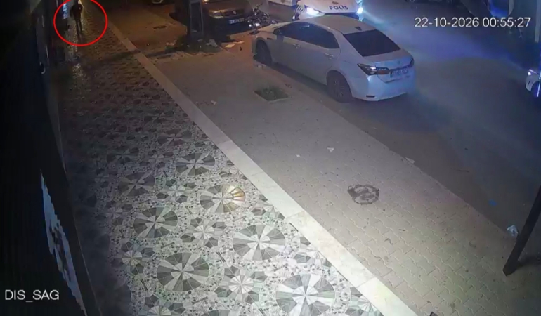 ÇALINTI MOTOSİKLETLE POLİSTEN KAÇAN ŞAHIS, METRELERCE HAVAYA UÇTUKTAN SONRA YAYA OLARAK KAÇIŞINI SÜRDÜRDÜ