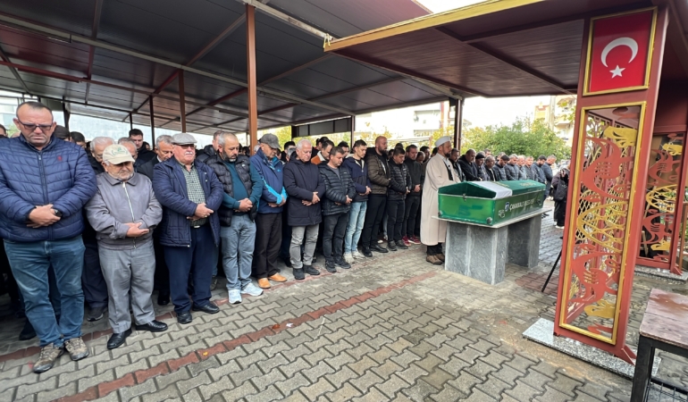 ÇANAKKALE'DE FECİ KAZADA HAYATINI KAYBEDEN EFE SON YOLCULUĞUNA UĞURLANDI