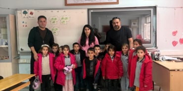 ÇERMİKTE 200 ÖĞRENCİYE MONT VE BOT DAĞITILDI