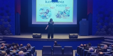 CEZAEVİNDEKİ TUTUKLU VE HÜKÜMLÜLERE AİLE İÇİ İLETİŞİM SEMİNERİ VERİLDİ