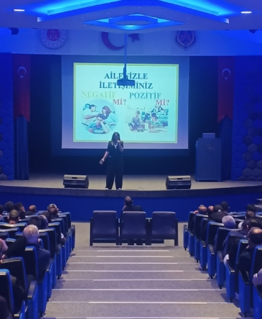 CEZAEVİNDEKİ TUTUKLU VE HÜKÜMLÜLERE AİLE İÇİ İLETİŞİM SEMİNERİ VERİLDİ