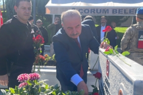 ÇORUM'DA ŞEHİTLER KABİRLERİ BAŞINDA DUALARLA ANILDI