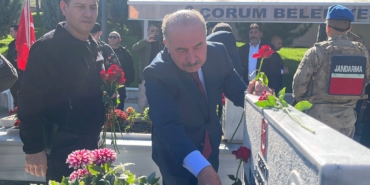 ÇORUM'DA ŞEHİTLER KABİRLERİ BAŞINDA DUALARLA ANILDI