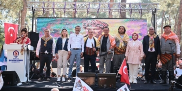 DENİZLİ BÜYÜKŞEHİR 'YÖRÜK TOYUNA' EV SAHİPLİĞİ YAPTI ÇAMLIK'TA DÜZENLENEN TOY BÜYÜK İLGİ GÖRDÜ