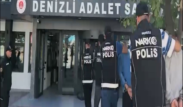 DENİZLİ'DE DÜZENLENEN UYUŞTURUCU OPERASYONUNDA 10 ŞÜPHELİ TUTUKLANDI
