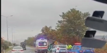 DENİZLİ'DE KAMYON ŞARAMPOLE DEVRİLDİ: 1 YARALI