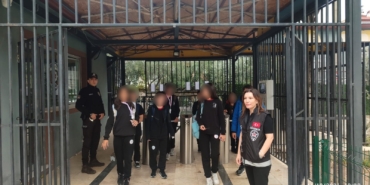 DENİZLİ'DE OKULLARDA DEDEKTÖRLÜ GÜVENLİK SEFERBERLİĞİ