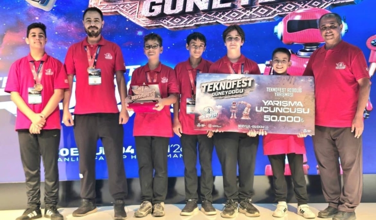 DENİZLİ'NİN BİLİM MERKEZİNDEN TEKNOFEST'TE DÖRT TÜRKİYE DERECESİ
