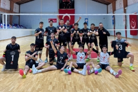 DENİZLİ'NİN ÇOCUKLARI BURSA'DA FIRTINA GİBİ ESTİ