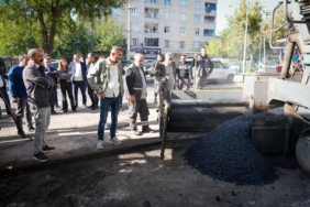 DİYARBAKIR'DA ALTYAPI ÇALIŞMALARI TAMAMLANAN CADDELERE 4 BİN 200 TON ASFALT SERİLECEK