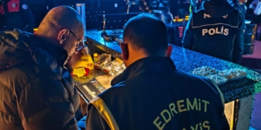 EDREMİT'TE POLİSTEN SUÇLULARA GEÇİT YOK: 39 ARANAN ŞAHIS YAKALANDI
