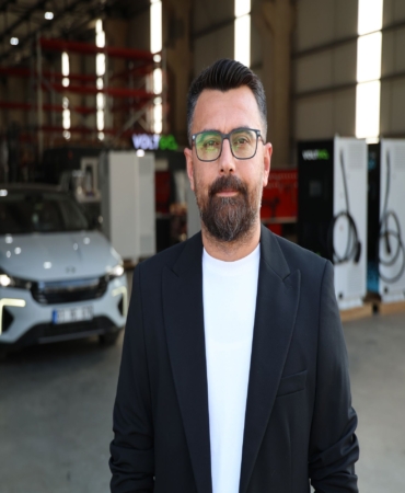 ELEKTRİKLİ ARAÇ SAYISI 7 AYDA 91 BİN ARTTI: TÜRKİYE'DE 465 BİNE DAYANDI ELEKTRİKLİ ARAÇ SAYISI HER GEÇEN GÜN ARTIYOR, ŞARJ İSTASYONU SEKTÖRÜ BÜYÜYOR