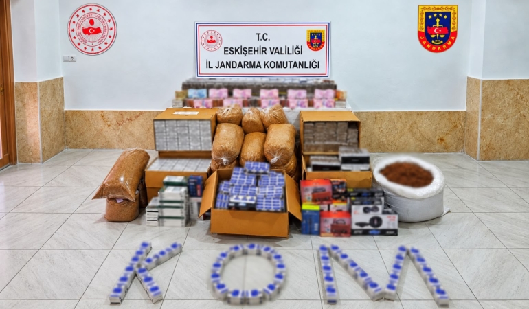 ESKİŞEHİR'DE ON BİNLERCE KAÇAK SİGARA ÜRÜNÜ ELE GEÇİRİLDİ