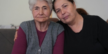 FATMA TEYZE TAKİP CİHAZIYLA ARTIK GÜVENDE İKİ GÜNLÜK ENDİŞELİ BEKLEYİŞ SEVİNÇLE SONUÇLANDI DENİZLİ BÜYÜKŞEHİR'DEN AİLEYE GÜVENLİ TAKİP DESTEĞİ