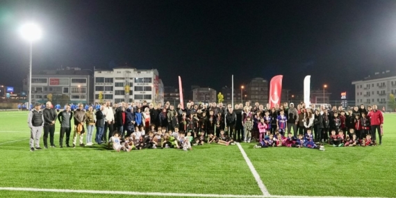 Denizli’de Cumhuriyet coşkusu sahaya taşındı: Şampiyon Çamlık FK