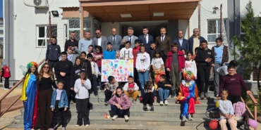 GENÇLİK MERKEZİ EKİPLERİ ÖZEL ÖĞRENCİLERİN NEŞESİNE ORTAK OLDU