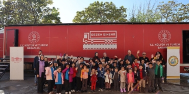 GEZEN SİNEMA TIRI DÜZCE'DE ÇOCUKLARI SİNEMAYLA BULUŞTURDU