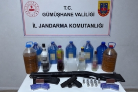 GÜMÜŞHANE'DE KAÇAK SİLAH VE İÇKİ OPERASYONU