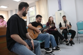 HASTALAR MÜZİKLE MORAL BULDU