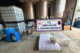 İZMİR'DE SAHTE ALKOL İMALATHANESİNE OPERASYON: 21 BİN LİTRE ETİL ALKOL ELE GEÇİRİLDİ