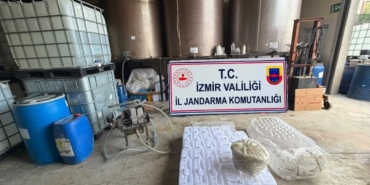 İZMİR'DE SAHTE ALKOL İMALATHANESİNE OPERASYON: 21 BİN LİTRE ETİL ALKOL ELE GEÇİRİLDİ