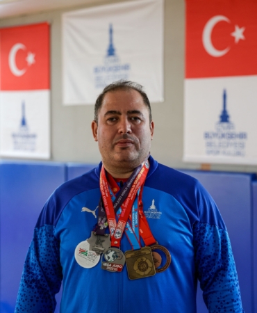 İZMİR'İN ENGELLERİ AŞAN JUDOCUSU