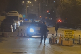 KADIN SÜRÜCÜ TRAFİKTE TARTIŞTIĞI MOTOSİKLETLİNİN ÜZERİNE YÜRÜDÜ ESKİŞEHİR'DE KASK KAMERASINA YANSIYAN YOL VERME KAVGASI EMNİYETTE BİTTİ MOTOSİKLET SÜRÜCÜSÜ E.S.: "DARP EDİLMEKTEN DEĞİL, TRAFİKTE CAN GÜVENLİĞİMİZİN OLMAMASINDAN KORKUYORUZ"