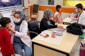 KÂHTA'DA KÖY OKULLARINDAKİ ÖĞRENCİLERE AĞIZ VE DİŞ SAĞLIĞI EĞİTİMİ