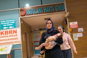 KANEPEDEN DÜŞEN BEBEK BEYİN KANAMASI GEÇİRDİ