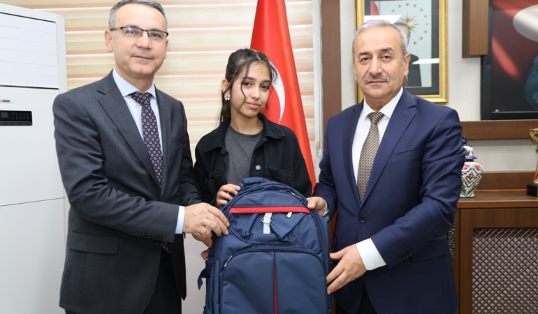 KARABÜKLÜ ÖĞRENCİ TÜRKİYE BİRİNCİSİ OLDU