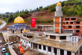 KARAMÜRSEL'DE AKSA CAMİİ İÇİN MALZEME DESTEĞİ