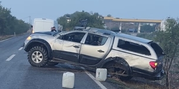 KAYGANLAŞAN YOL KAZAYA NEDEN OLDU