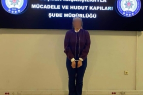 KENDİSİNİ AVUKAT OLARAK TANITTI, YAKAYI ELE VERİP SINIR DIŞI EDİLDİ YABANCI UYRUKLU SAHTE AVUKAT SINIR DIŞI EDİLDİ