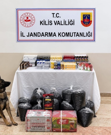 KİLİS'TE 750 PAKET KAÇAK SİGARA VE 60 KİLO KAÇAK ÇAY ELE GEÇİRİLDİ