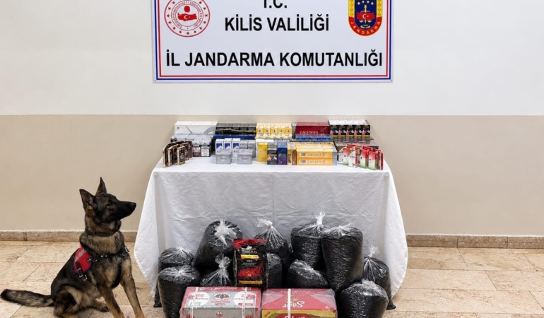 KİLİS'TE 750 PAKET KAÇAK SİGARA VE 60 KİLO KAÇAK ÇAY ELE GEÇİRİLDİ