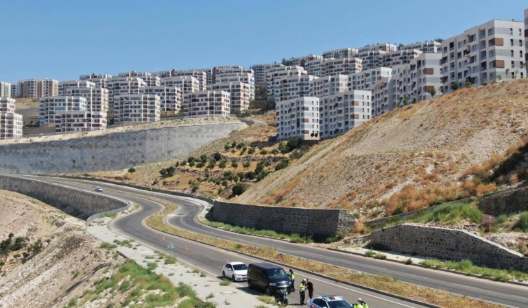 KİLİS'TE DRON DESTEKLİ TRAFİK DENETİMİ