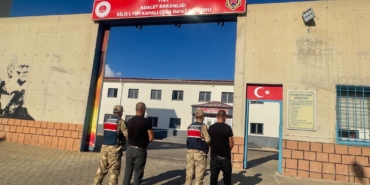KİLİS'TE GÖÇMEN KAÇAKÇILIĞI OPERASYONU: 2 TUTUKLAMA