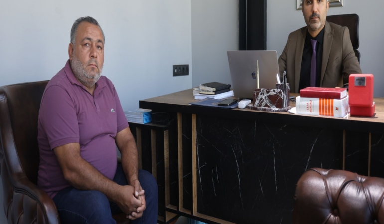 KİRALIK BUNGALOV YALANIYLA VATANDAŞLARI DOLANDIRIP, İBAN OYUNUYLA MARANGOZ ÇIRAĞININ HAYATINI KARARTTILAR MARANGOZ ÇIRAĞININ 3 BİN TL'LİK HAFTALIĞINI ALABİLMEK İÇİN AÇTIĞI İBAN HAYATINI KARARTTI, 250 YILA KADAR HAPİS CEZASIYLA KARŞI KARŞIYA