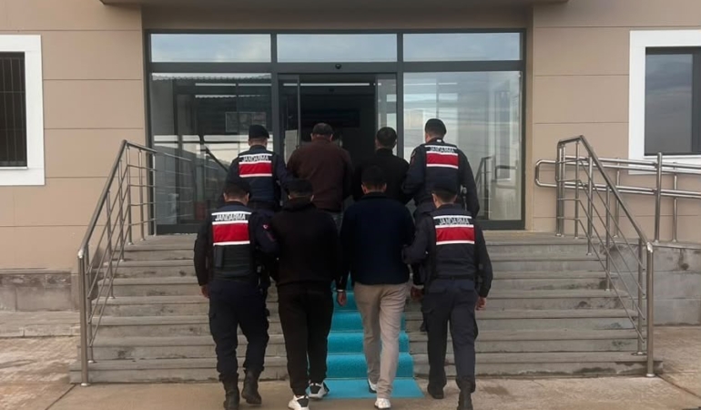 KIRIKKALE'DE 6 BİN 953 UYUŞTURUCU HAP ELE GEÇİRİLDİ: 4 TUTUKLAMA