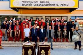 LİSE ÖĞRENCİLERİ 'MEHTERAN TAKIMI' KURDU
