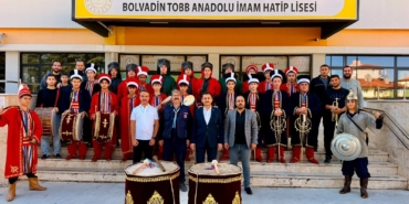 LİSE ÖĞRENCİLERİ 'MEHTERAN TAKIMI' KURDU