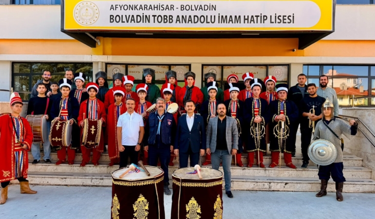 LİSE ÖĞRENCİLERİ 'MEHTERAN TAKIMI' KURDU