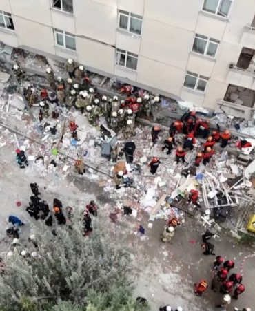 MALTEPE'DE ÇÖKEN 7 KATLI BİNADAN 5 KİŞİ ÇIKARILDI: ARAMA KURTARMA ÇALIŞMALARI DEVAM EDİYOR
